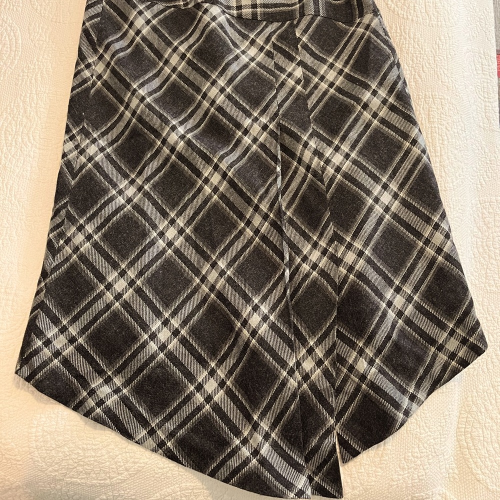 Black white plaid asymmetric skirt size 8 A line( Ann Klein)